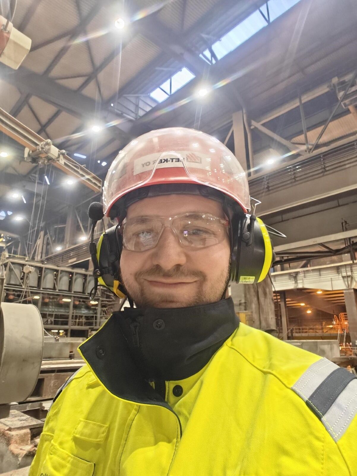 Mikael töissä Betkerillä